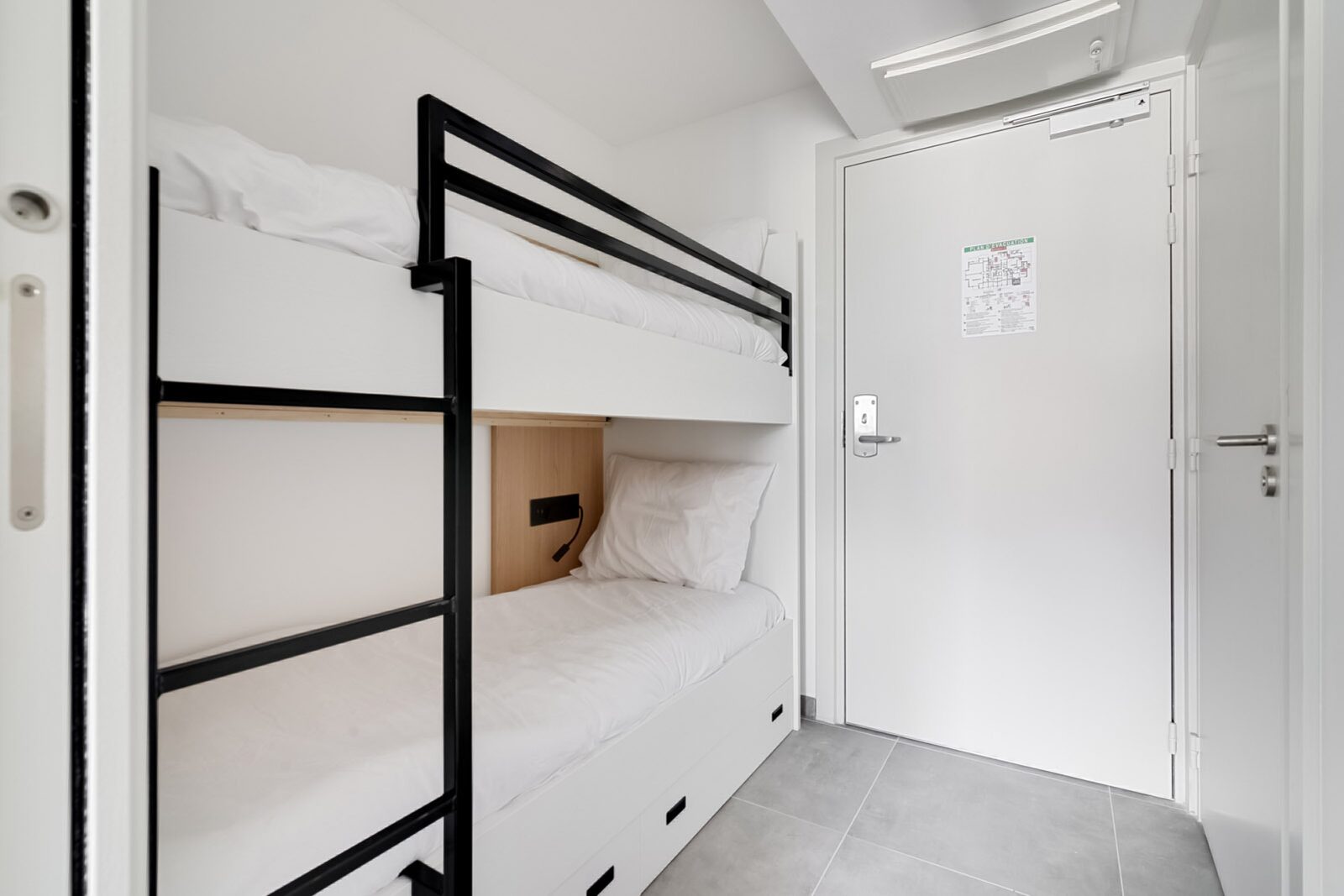 Monolocale New standard studio for 4 people with sofa bed and... Vence 1
