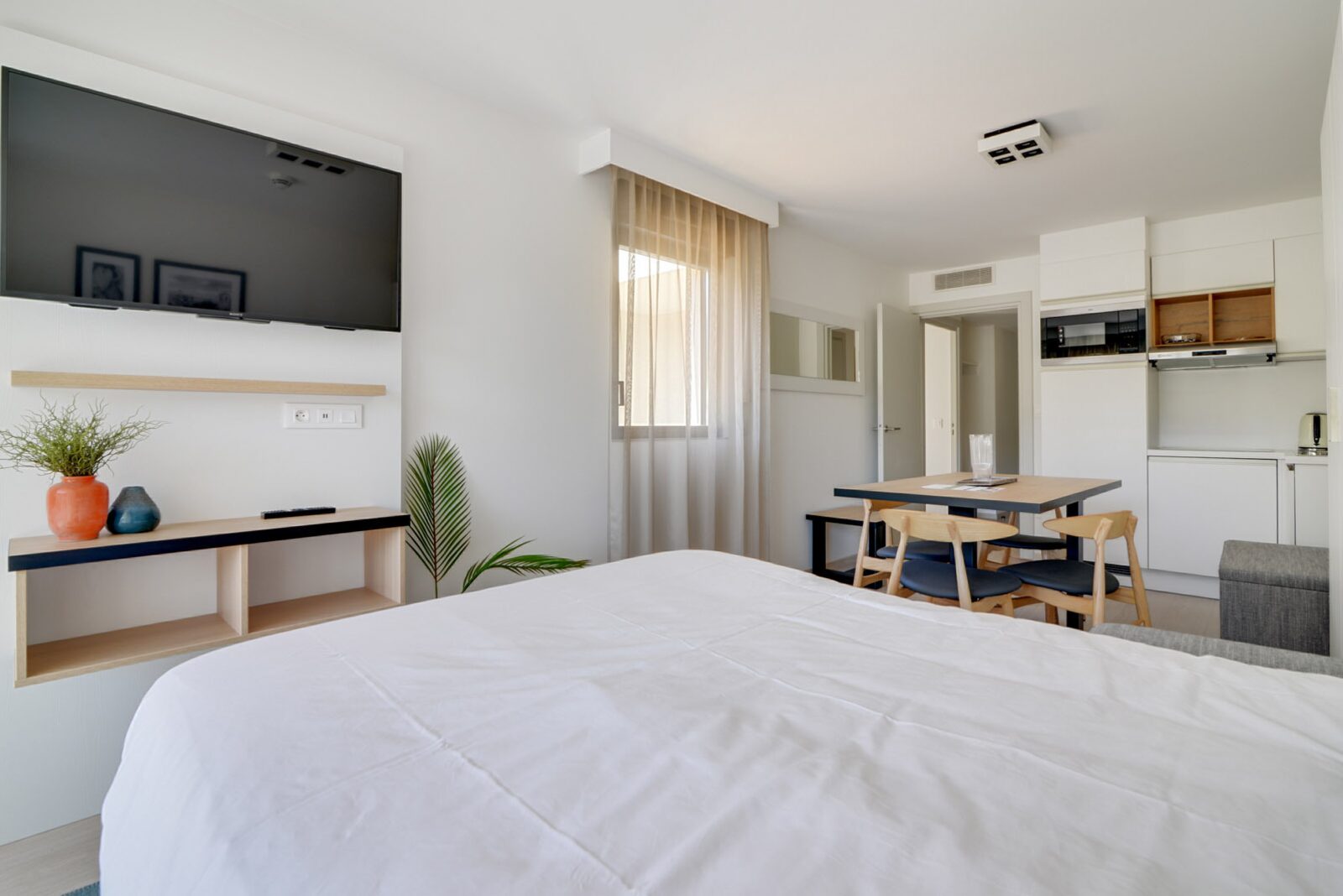 Apartment New standard suite for 4 people with double bed an... Vence 1
